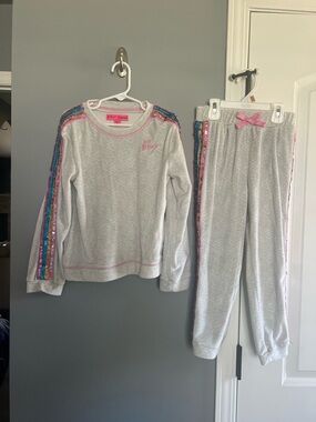 Betsey Johnson Girls Gray Sequin-Trim Set with Pink Accents